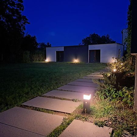 Vila Věkoše - apartmán s terasou a zahradou Hradec Králové Esterno foto