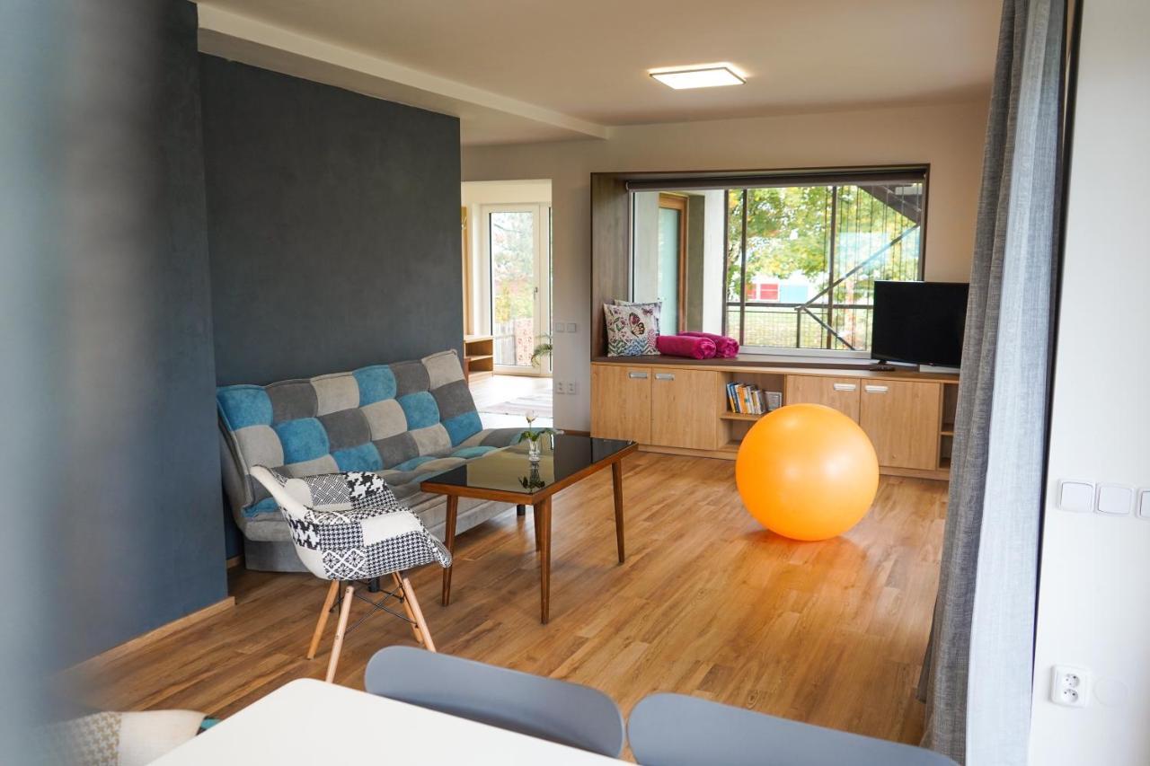 Vila Věkoše - apartmán s terasou a zahradou Hradec Králové Esterno foto