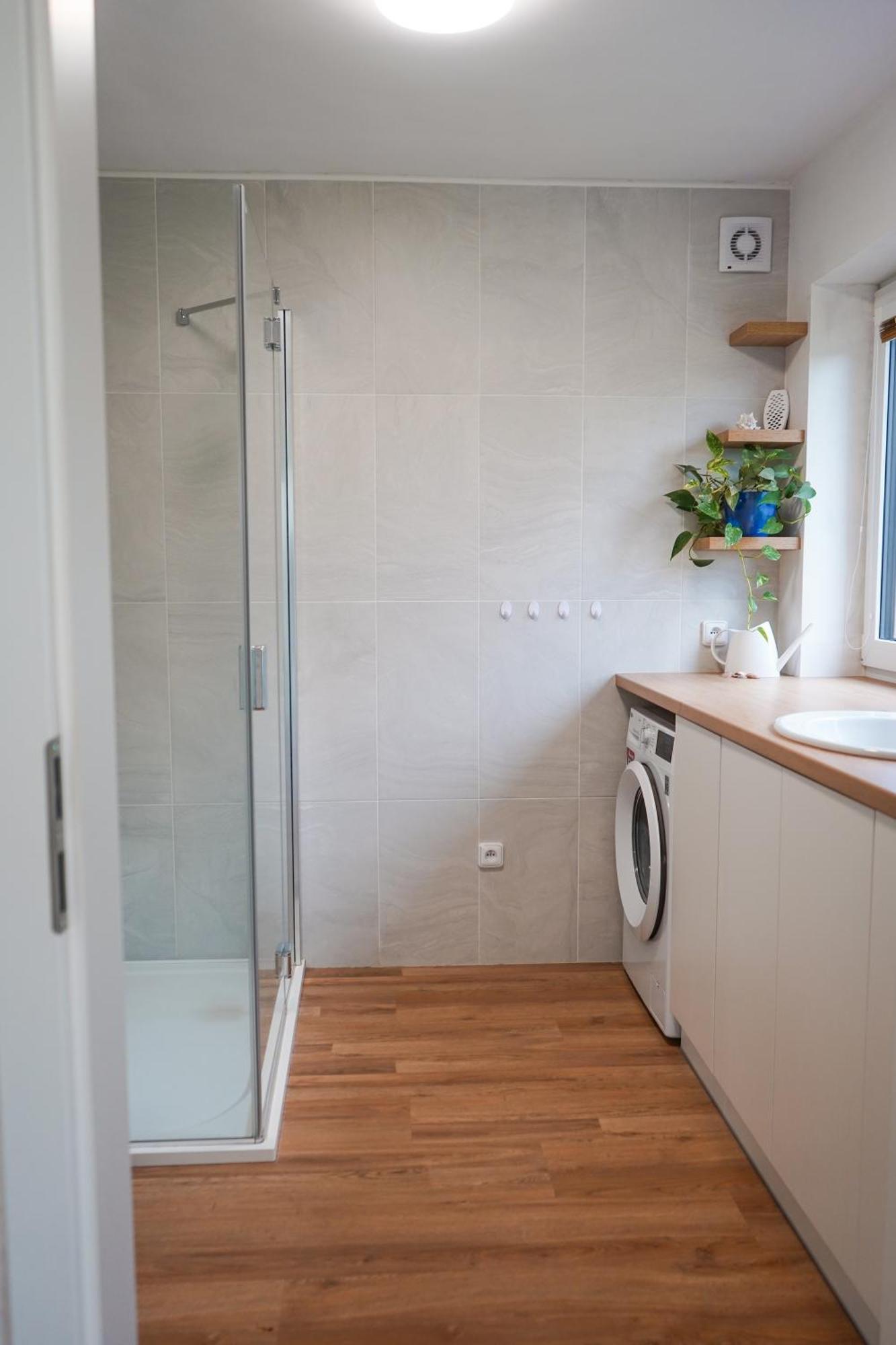 Vila Věkoše - apartmán s terasou a zahradou Hradec Králové Esterno foto