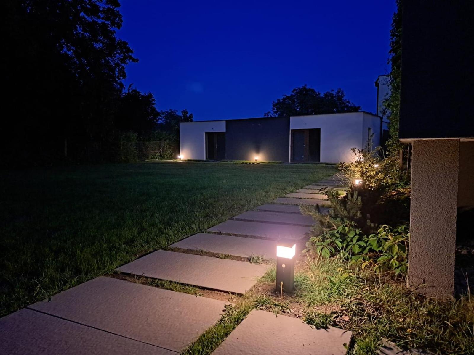 Vila Věkoše - apartmán s terasou a zahradou Hradec Králové Esterno foto